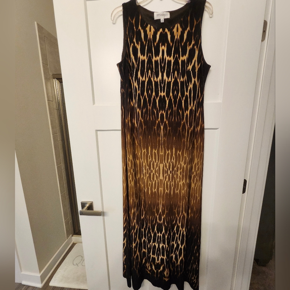 Studio One Maxi Dress in Brown and Black